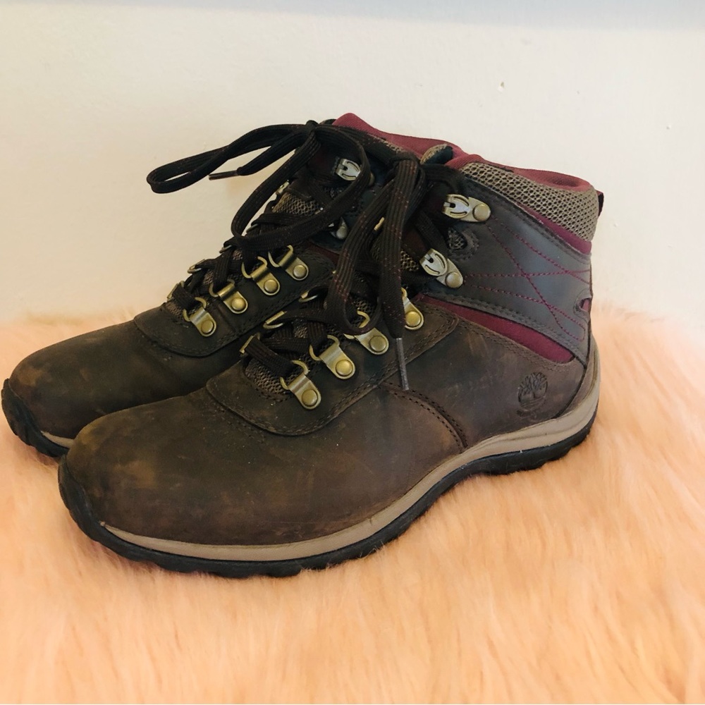 Brown and maroon Timberland hiking boots Sz 8
